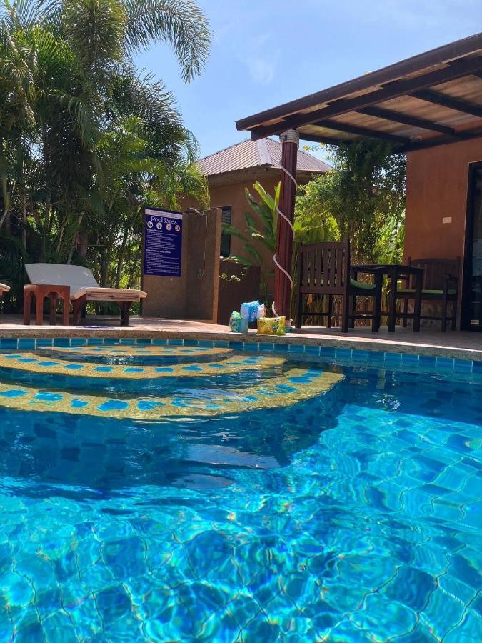 Panisara Pool Hotell