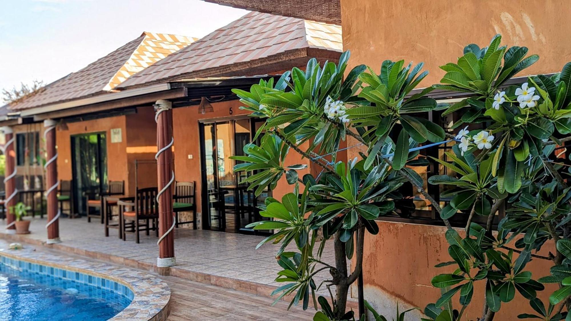 Panisara Pool Hotell
